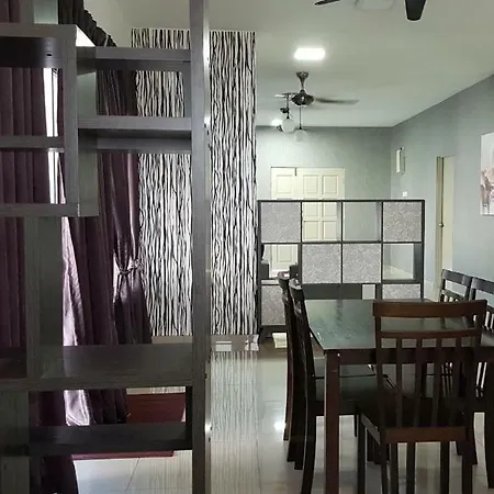 Jauzara Homestay Berkolam Renang-3